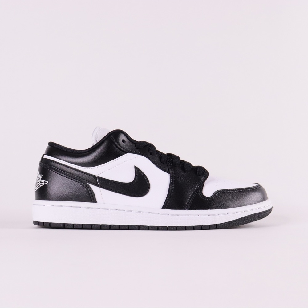 ♦️SOLD♦️AIR JORDAN 1 PANDA